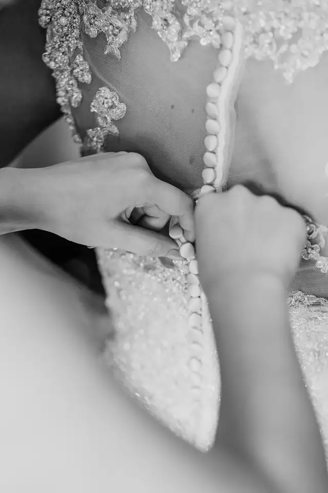 Tren Gaun Pengantin 2027: Clean Lines, Sculpted Bodice, dan Pearl Detail